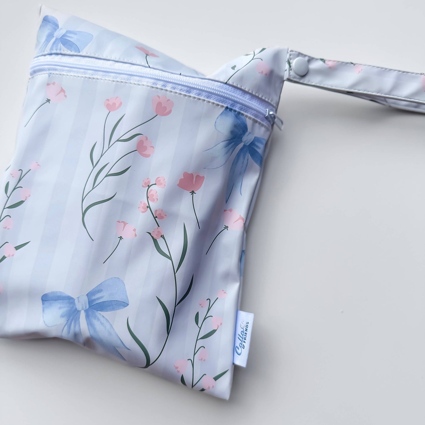 The Grayson Long Sleeve Bib - Bows & Flowers