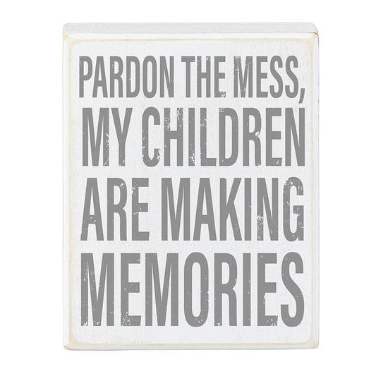Box Sign - Memories